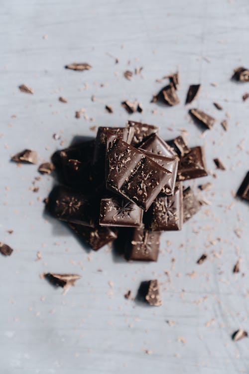 Dark chocolate pieces