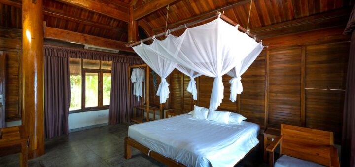 Madagascar - Best Hotels Near Tsingy de Bemaraha: Lodges and Access Stays