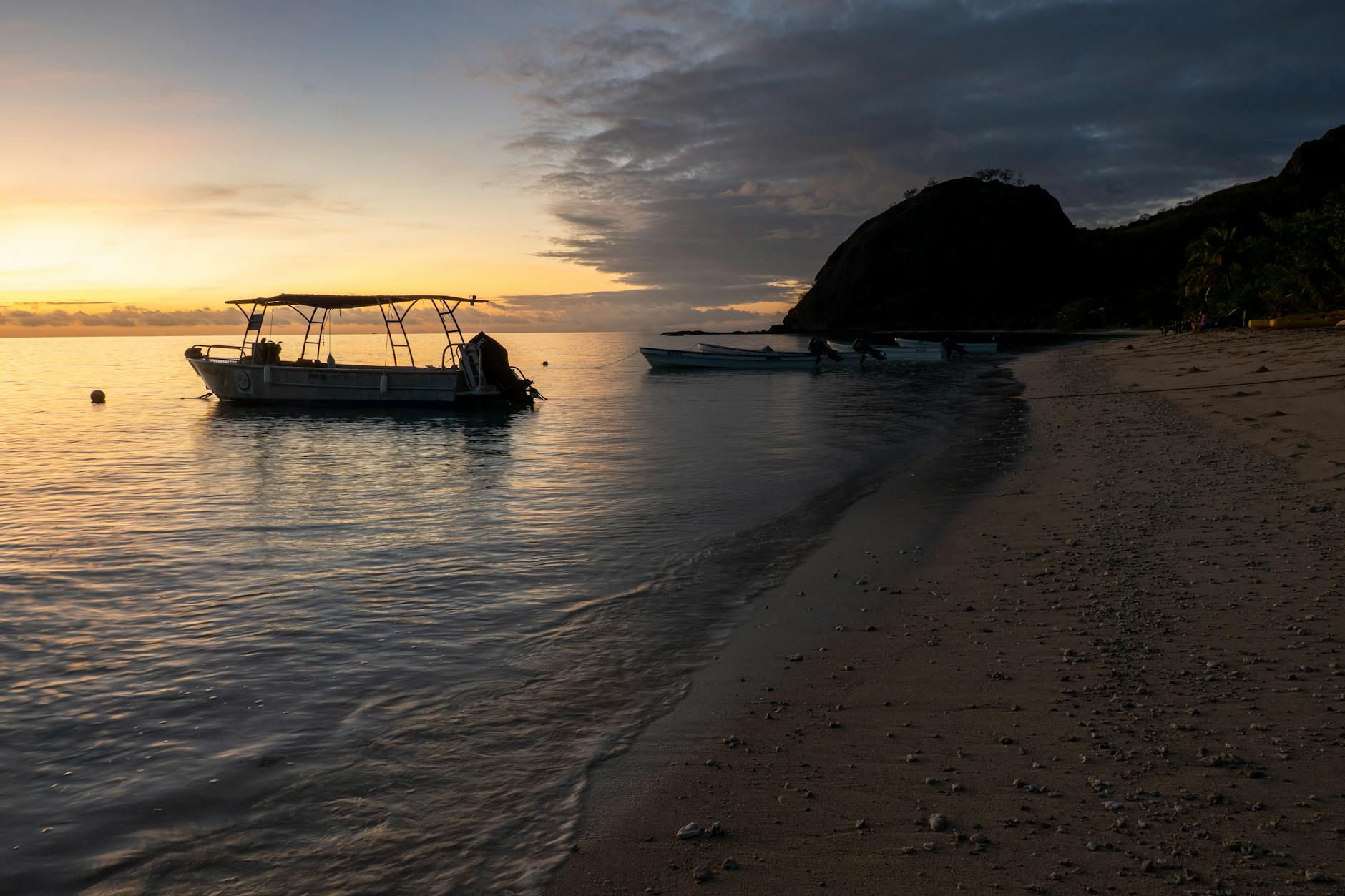 Where to Stay in Ifaty: Dive Lodges and Beachfront Options 2026 — Madagascar