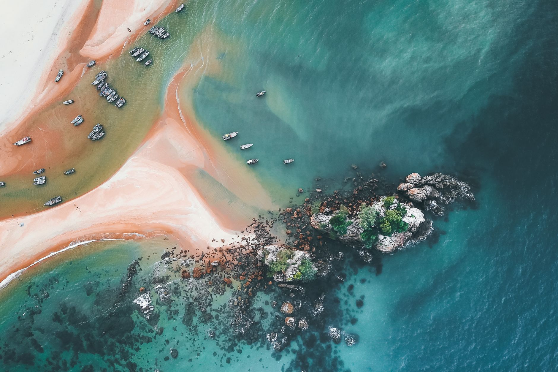 Madagascar Domestic Flights 2026: Routes, Airlines, Costs & When to Fly — Madagascar