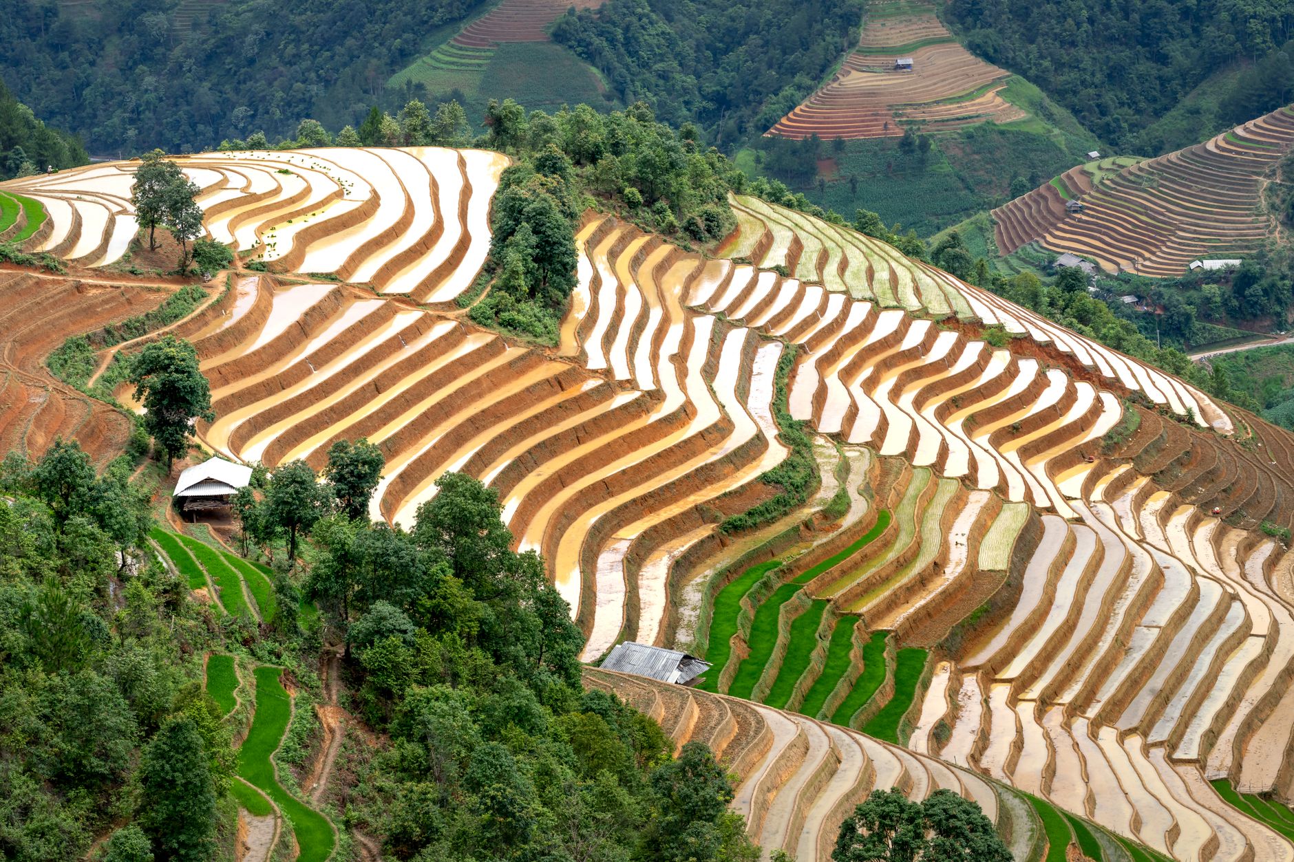15 Best Things to Do in Antsirabe 2026: Thermal Baths, Crater Lakes & Pousse-Pousse — Madagascar