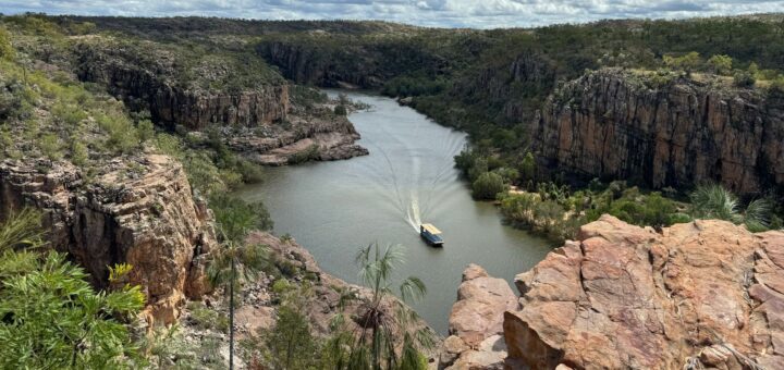 Things to Do at Tsingy de Bemaraha 2026: Via Ferrata, Manambolo & Wildlife — Madagascar
